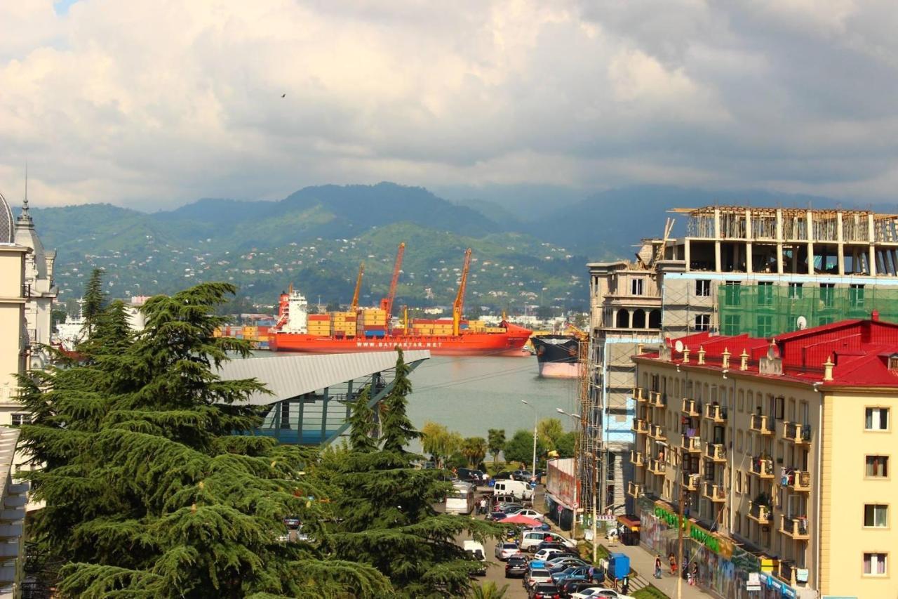 Hotel Light Palace Batumi Exterior photo