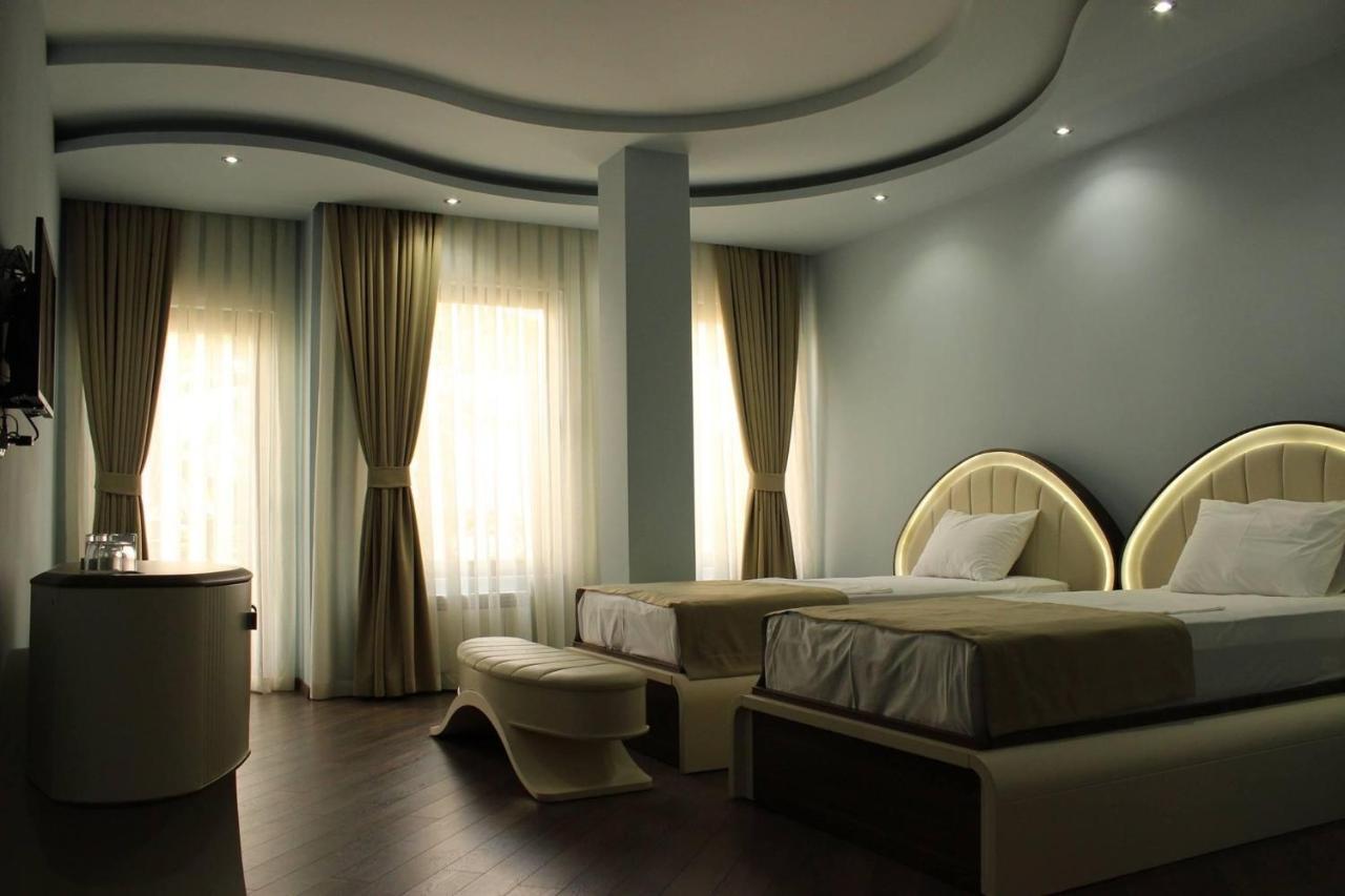 Hotel Light Palace Batumi Exterior photo