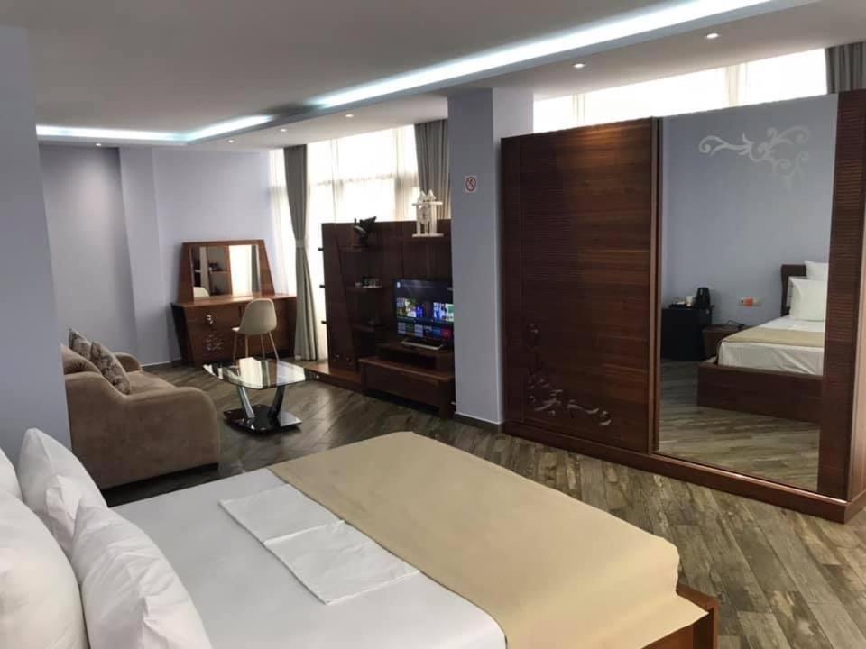Hotel Light Palace Batumi Exterior photo