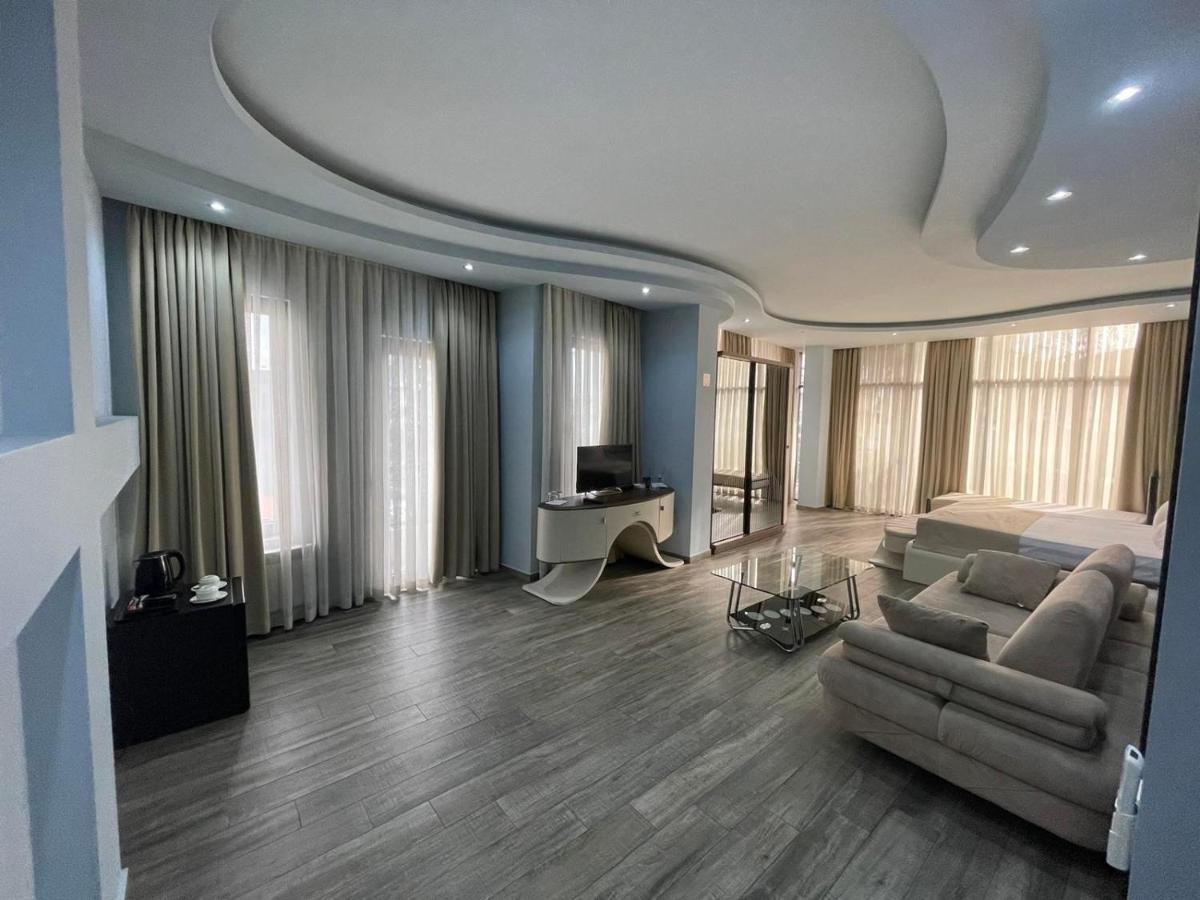 Hotel Light Palace Batumi Exterior photo