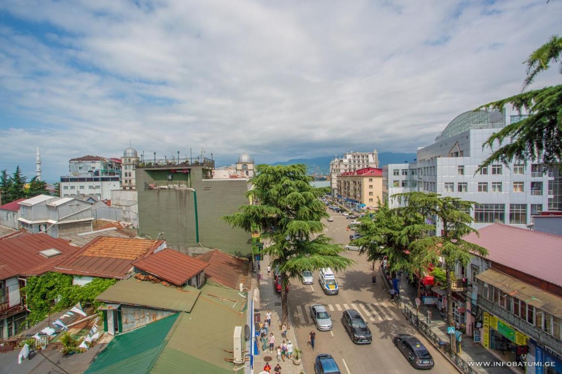 Hotel Light Palace Batumi Exterior photo