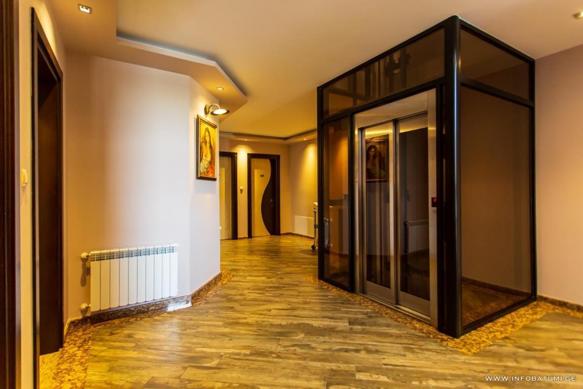Hotel Light Palace Batumi Exterior photo